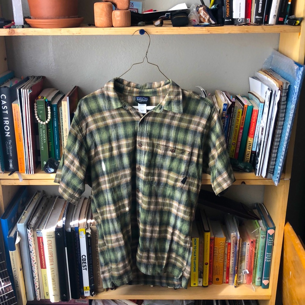 Patagonia organic cotton men’s small shirt